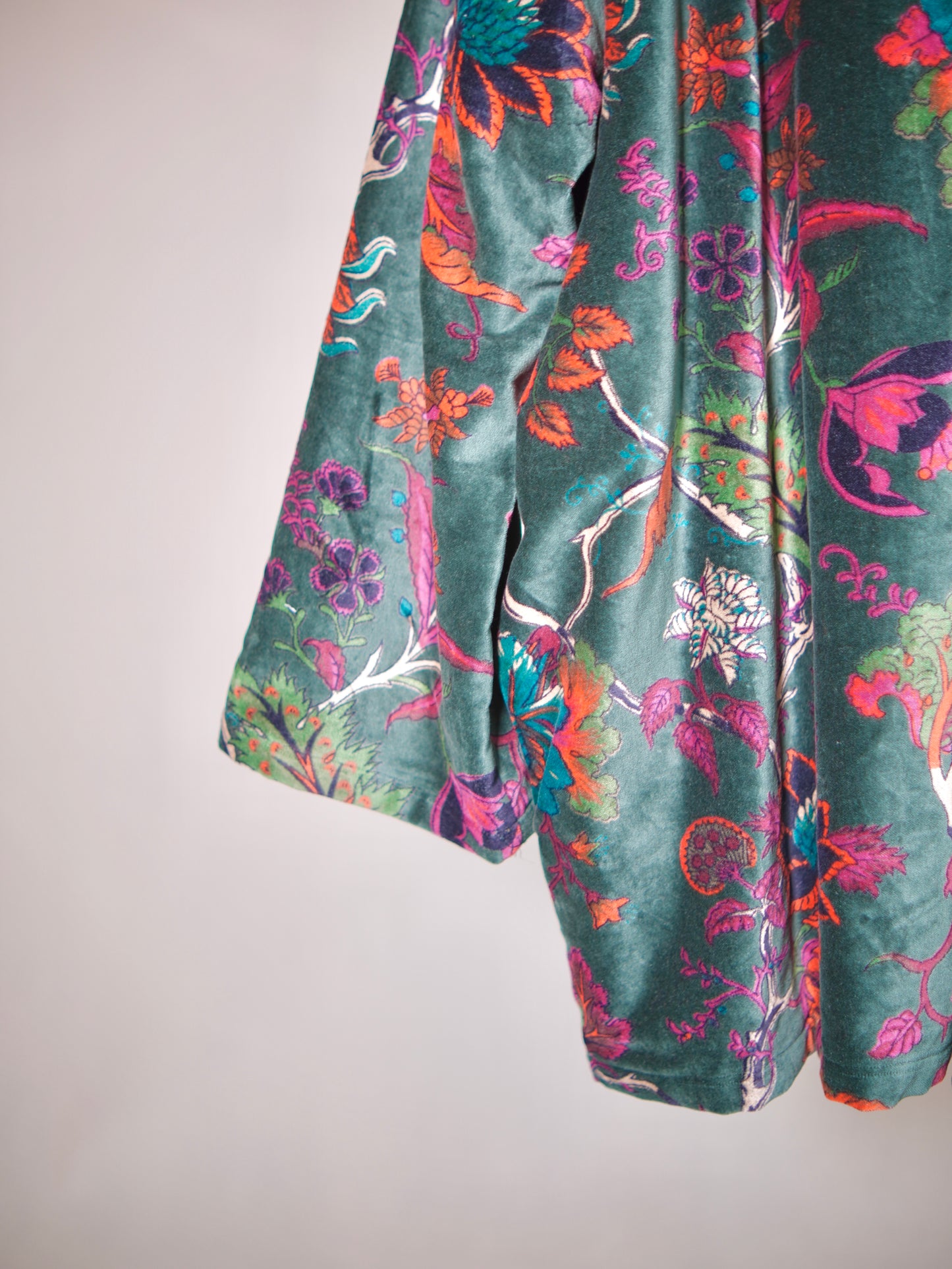 
                  
                    Printed velvet long jacket
                  
                